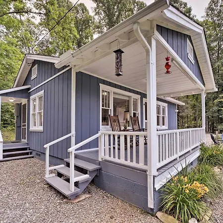 Enchanting Bryson City Cottage With Mtn Views!